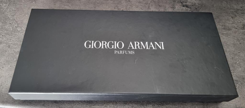 Giorgio Armani makeup / avond tas, Ophalen of Verzenden, Zo goed als nieuw, Zwart, Heer of Dame