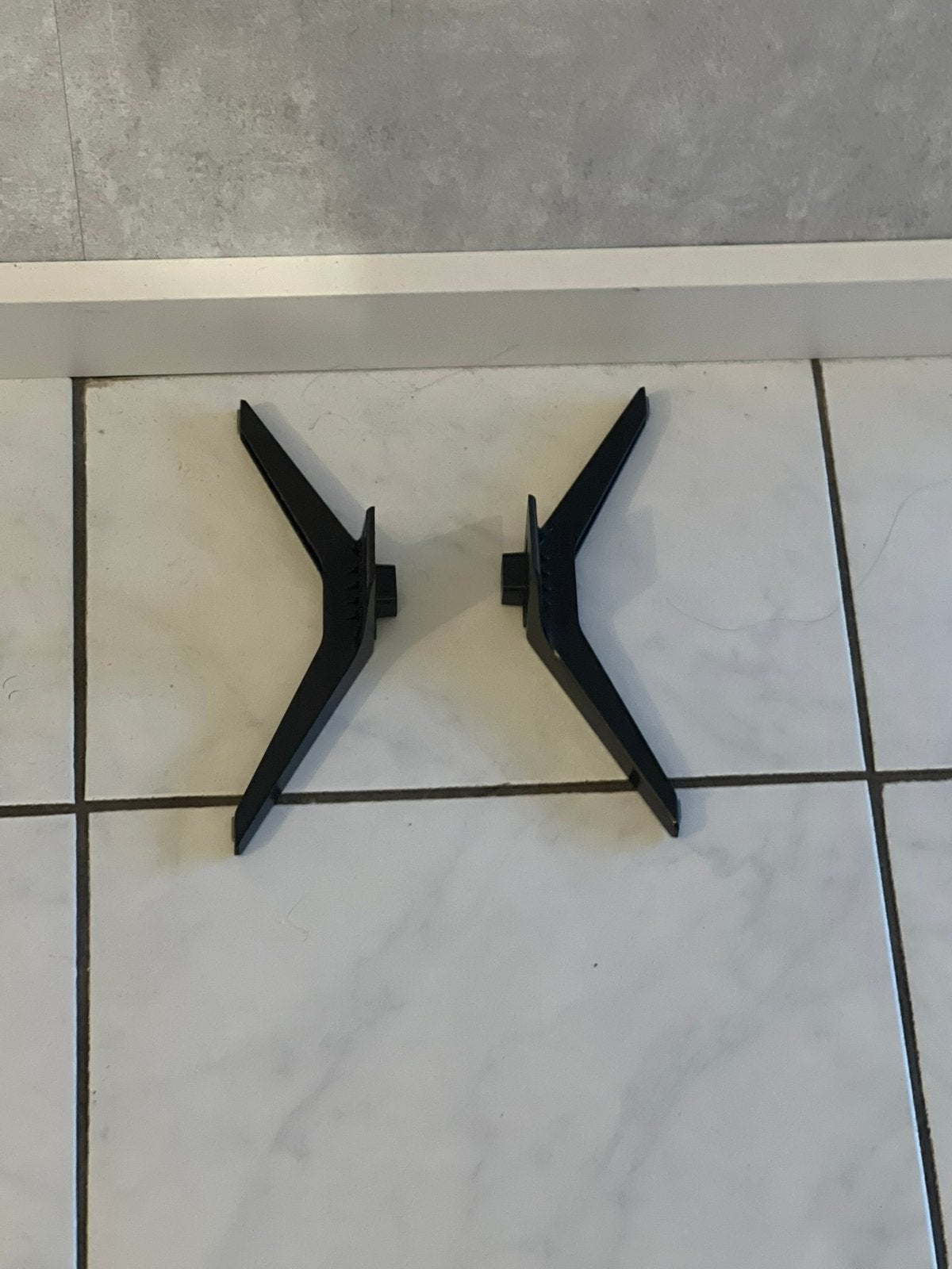 LG tv-voet / tafelstandaard 43UK6xxx-serie – MAM649640 A & B, Ophalen, Zo goed als nieuw