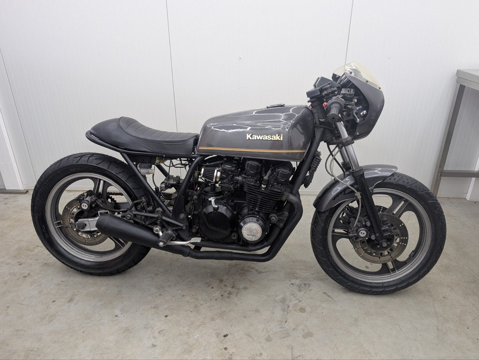 Kawasaki gpz 550 1988 caferacer onderdelen loop of sloop, Ophalen of Verzenden