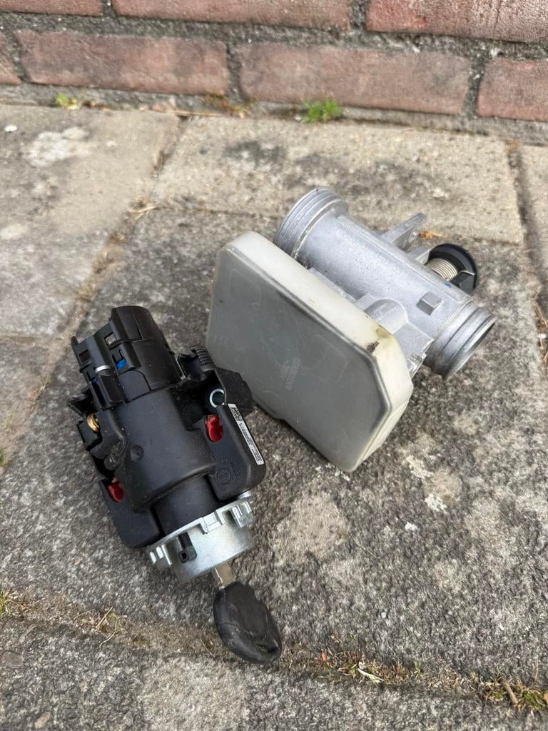Mp3 300 HPE Gasklephuis met contactslot en sleutel, Ophalen of Verzenden, Gebruikt, Overige typen