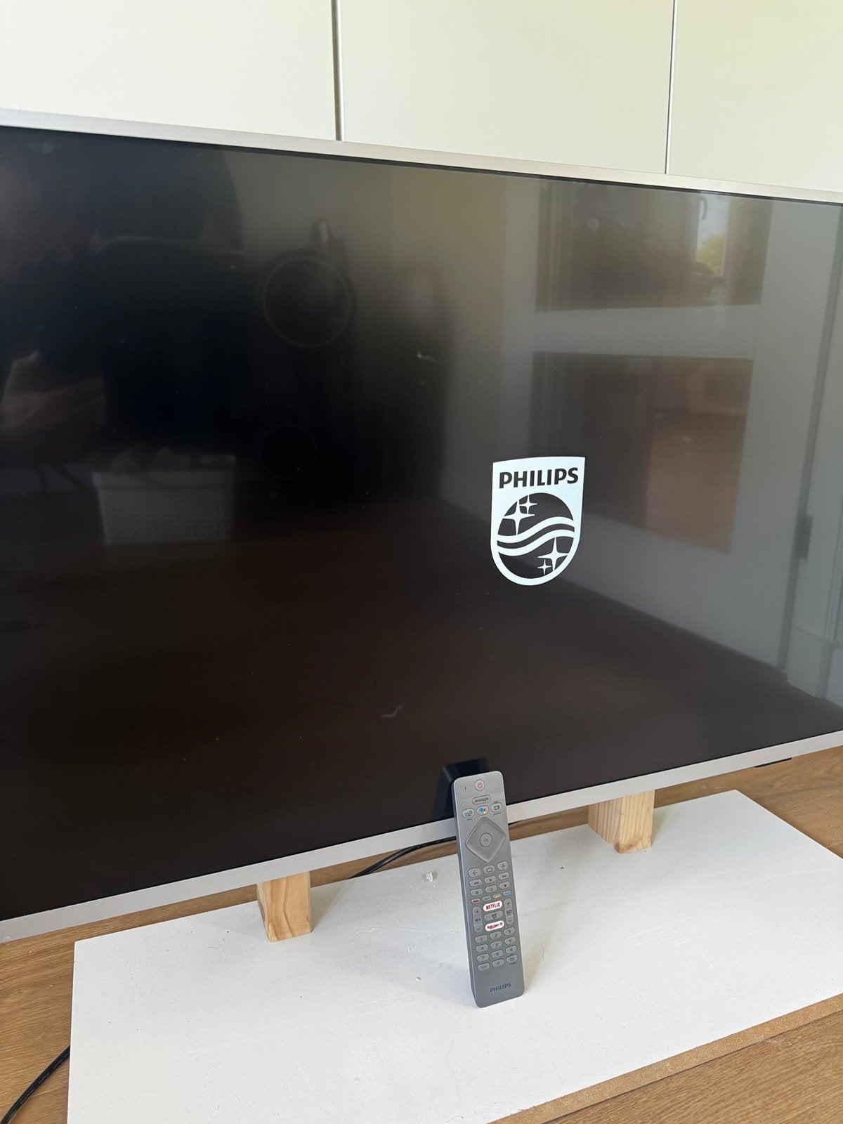 Philips 43” 4K Ambilight Smart TV + Vogel’s muurbeugel, Audio, Tv en Foto, Televisies, Ophalen, Philips, 50 Hz, Zo goed als nieuw