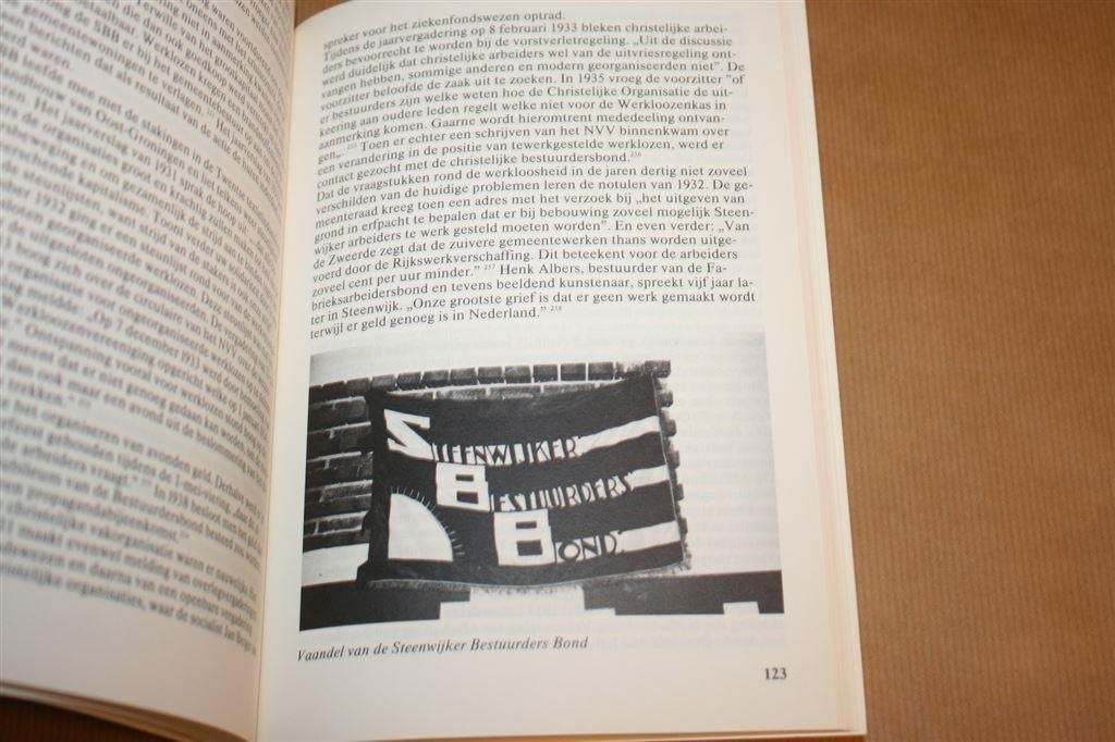 Van turf en tabak tot... Arbeidersbeweging Steenwijk e.o., Boeken, Ophalen of Verzenden, Gelezen