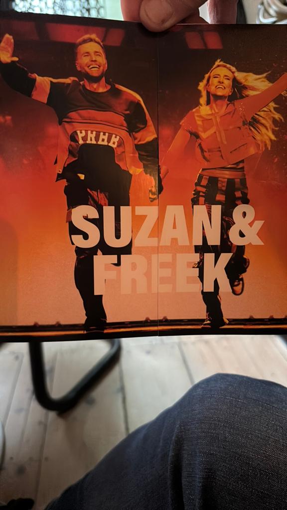 4 kaarten Suzan en Freek zondagmiddag 31 mei, Drie personen of meer, Mei