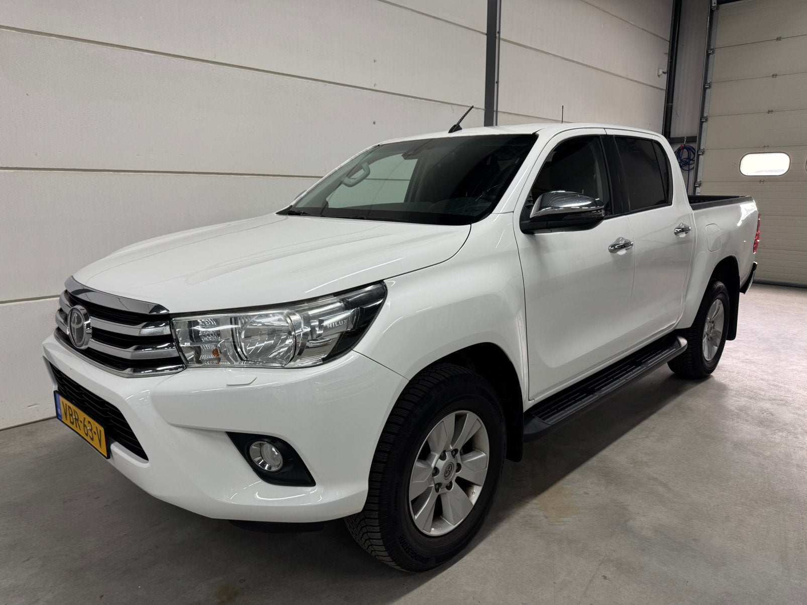 Toyota Hilux 2.4 D-4d 150PK DC, Fabrieksgarantie, Incl BTW!, Automaat, Stof, 4 cilinders, Met garantie (alle)