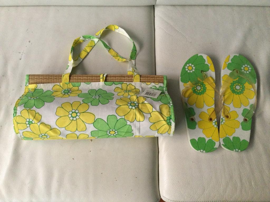 Dames slippers & strandmatje/tas - Wit met bloemen (mt 39), Ophalen of Verzenden, Nieuw, Groen, Overige typen