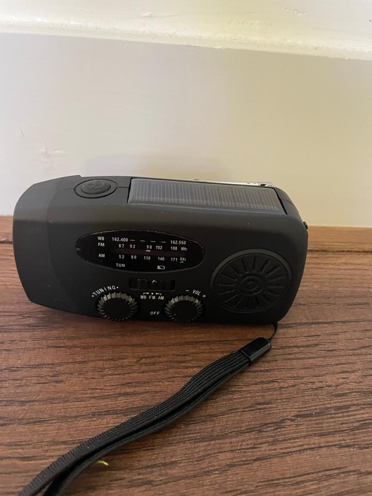 Draagbare Noodradio met Zonnepaneel en Slinger, Ophalen of Verzenden, Gebruikt, Radio