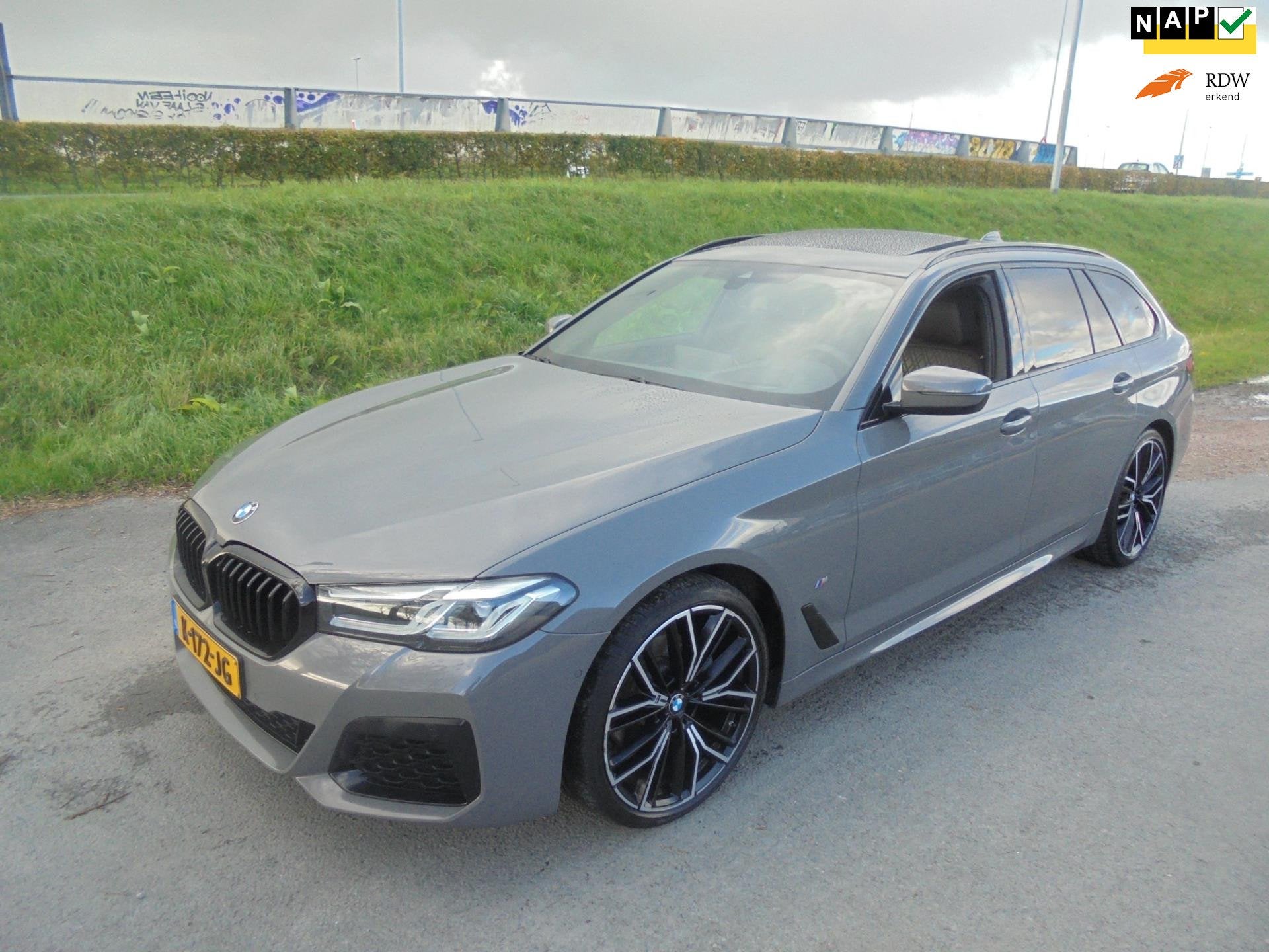 BMW 5-serie Bmw 520 i M sport airco ecc panorama dak navigat, Automaat, 1998 cc, Gebruikt, Euro 6