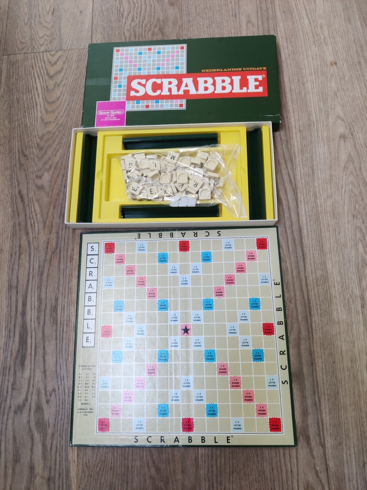 Scrabble woordspel compleet., Een of twee spelers, Ophalen of Verzenden, Zo goed als nieuw
