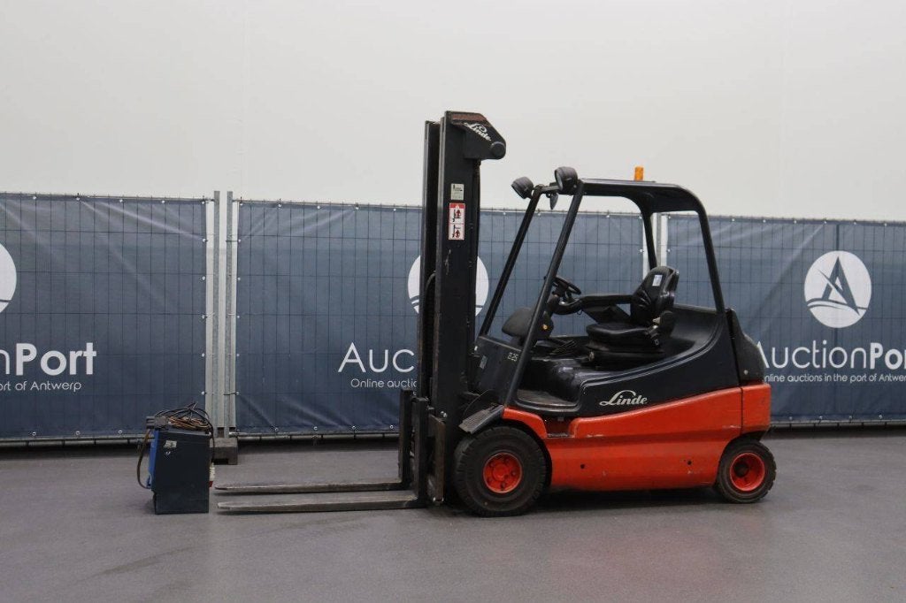 Veiling: Heftrucks en Stapelaars, Zakelijke goederen, Machines en Bouw | Heftrucks en Intern transport, Meer dan 4000 kg, Ophalen