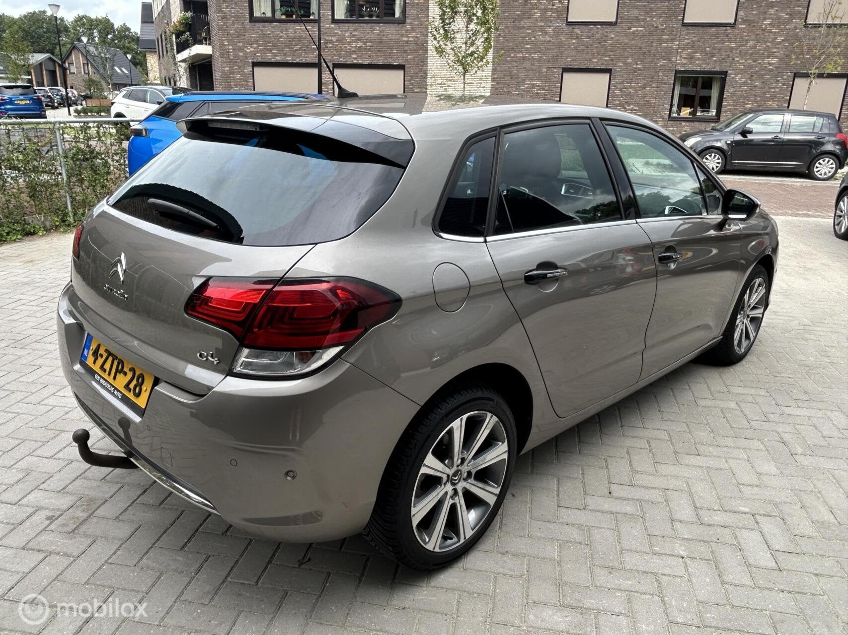 Foto 3 van Citroen C4 1.2 T 130 Pk Feel Collection