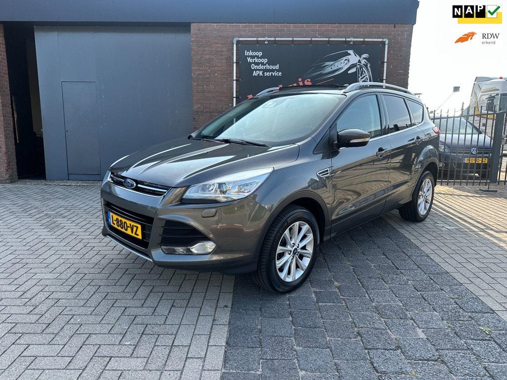 Ford Kuga 1.5 Titanium Styling Pack 4WD Automaat Pano-Dak, Auto's, Ford, Automaat, 4 cilinders, 1850 kg, 1586 kg