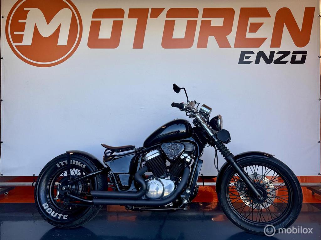 Honda VT 600 Shadow CUSTOM BOBBER UNIEK Black 35 KW A2, Motoren, 583 cc, Chopper, Bedrijf, 12 t/m 35 kW