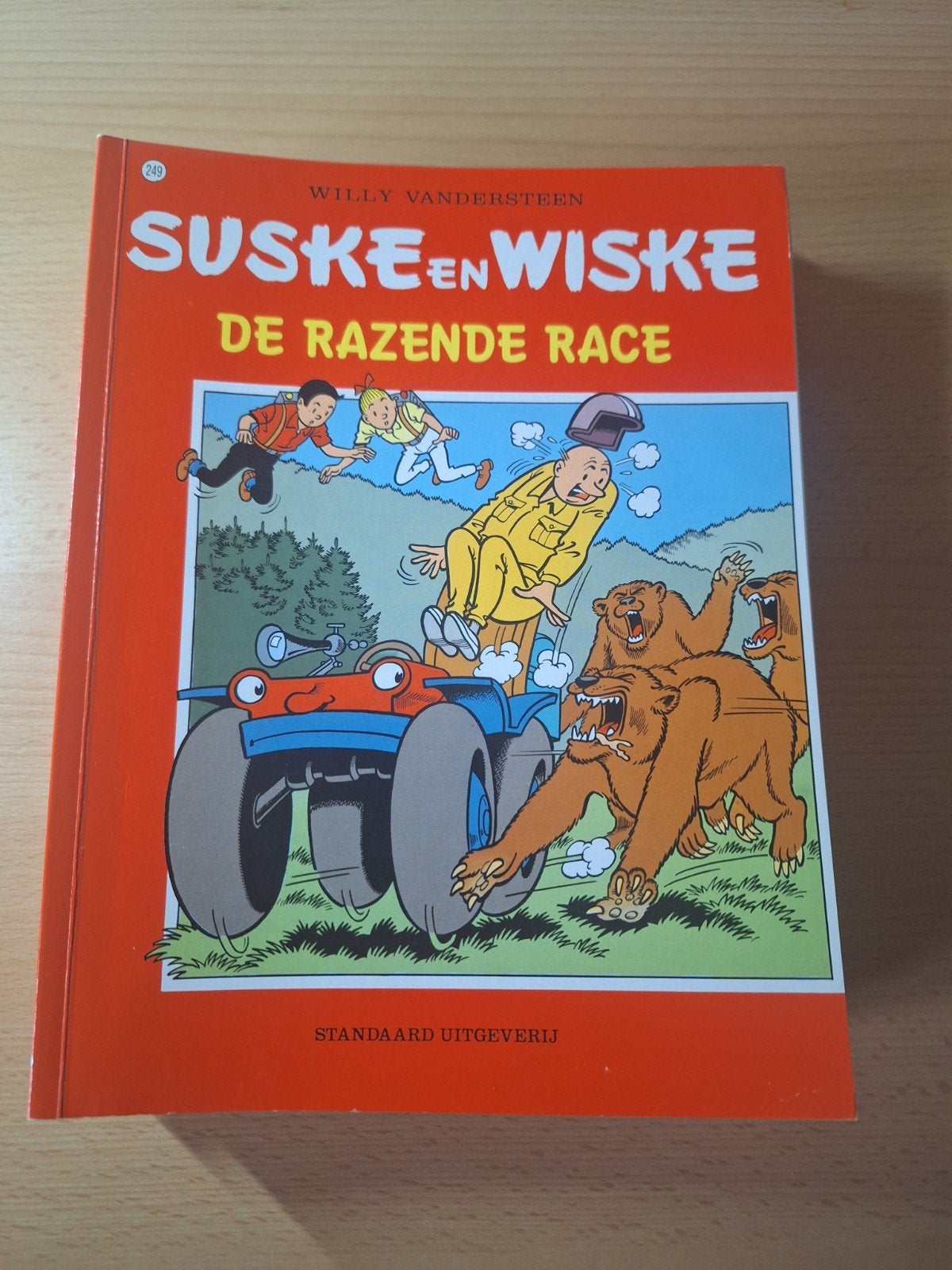Willy Vandersteen - De razende race, Willy Vandersteen, Eén stripboek, Ophalen of Verzenden, Zo goed als nieuw