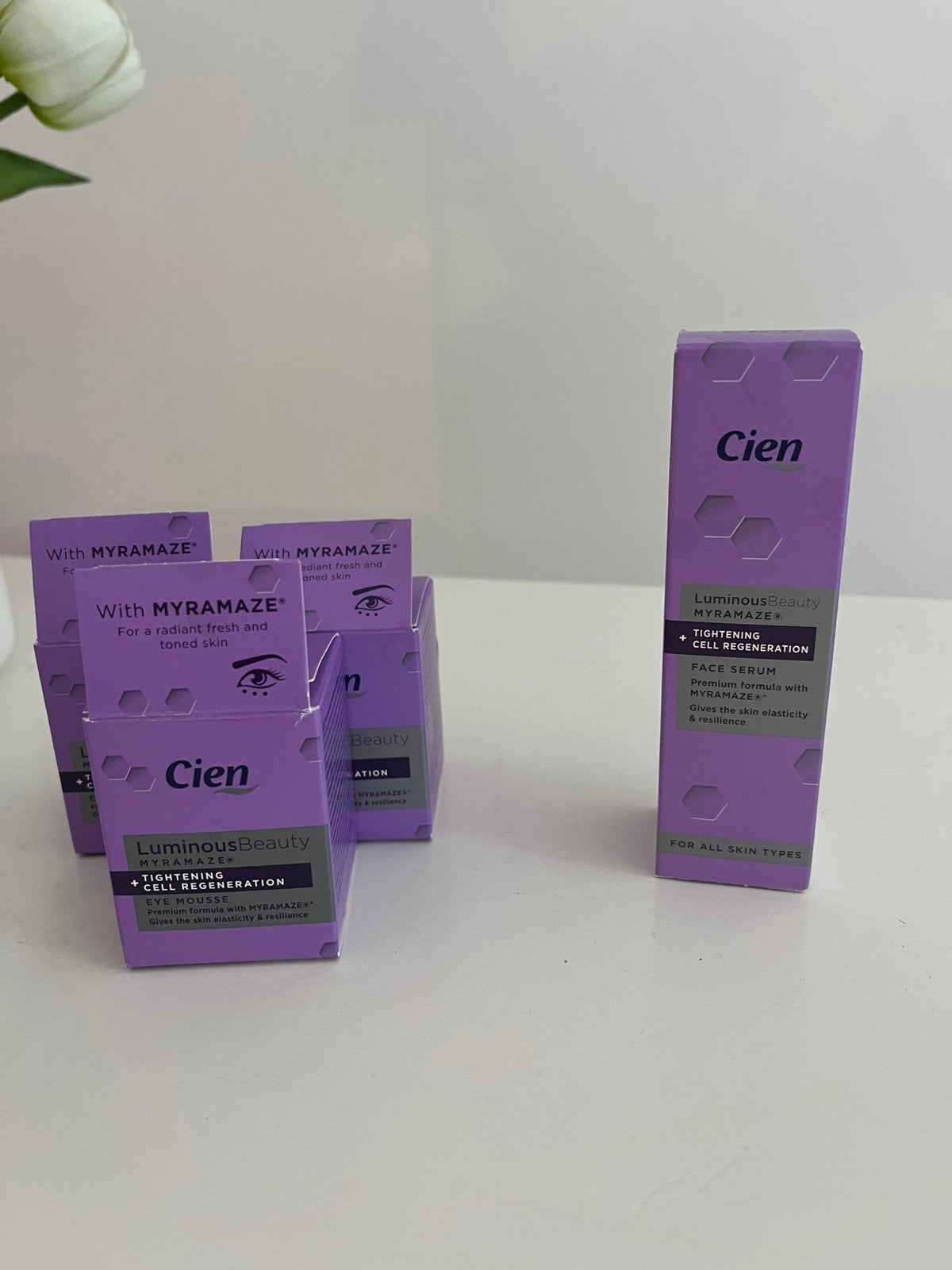 Cien serum gezicht NIEUW, Ophalen of Verzenden, Nieuw, Gehele gezicht, Verzorging