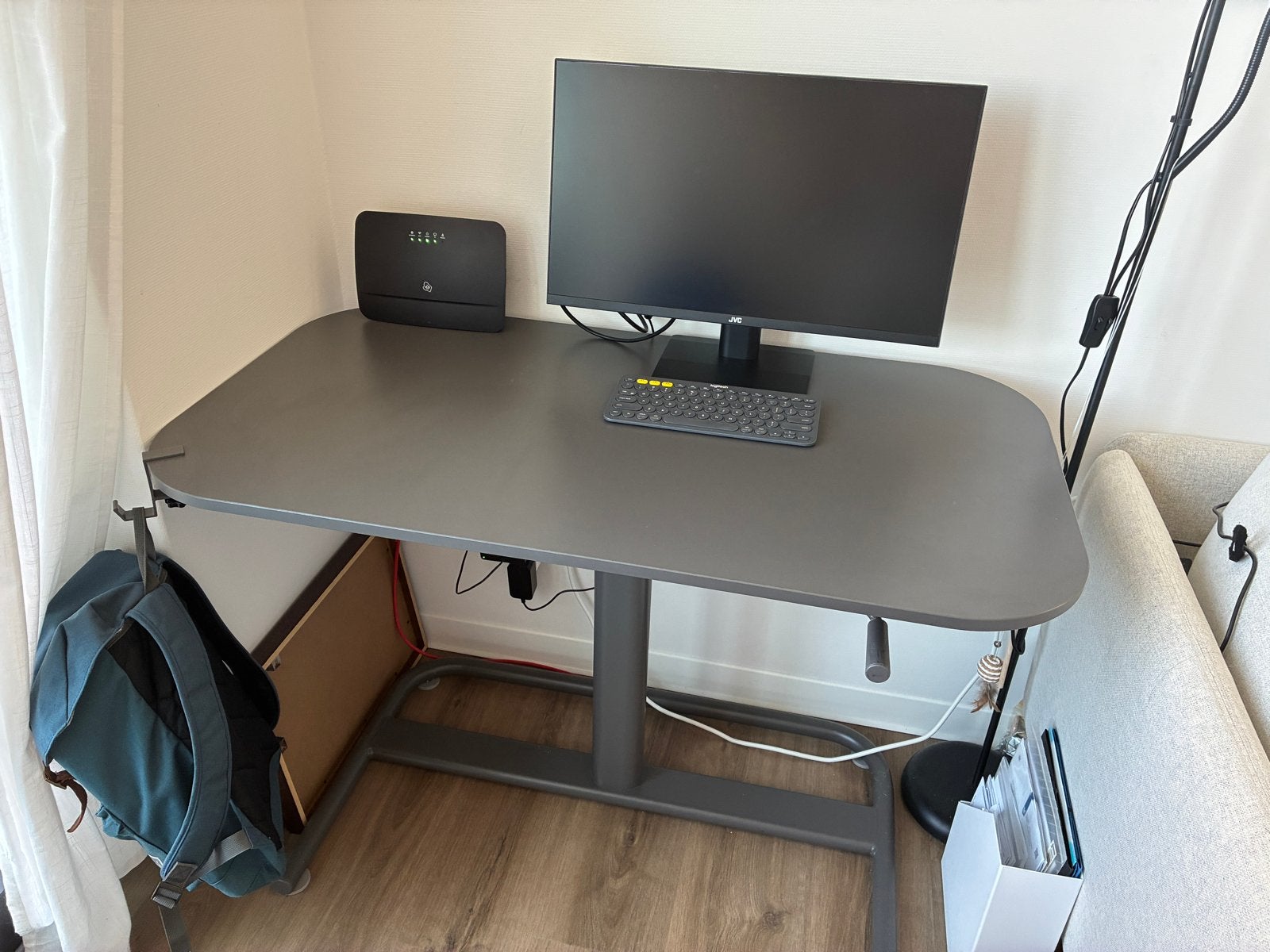 IKEA SEGMARE Zit-sta bureau, donkergrijs, 110x60 cm, Zit-sta bureau, Metaal, In hoogte verstelbaar, Ophalen of Verzenden