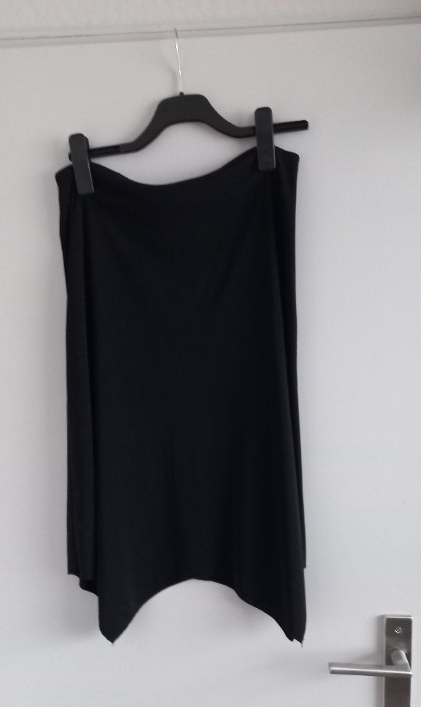 Vero Moda zwarte rok met puntige zoom - Maat L, Kleding | Dames, Rokken, Zwart, Maat 42/44 (L), Ophalen of Verzenden, Zo goed als nieuw