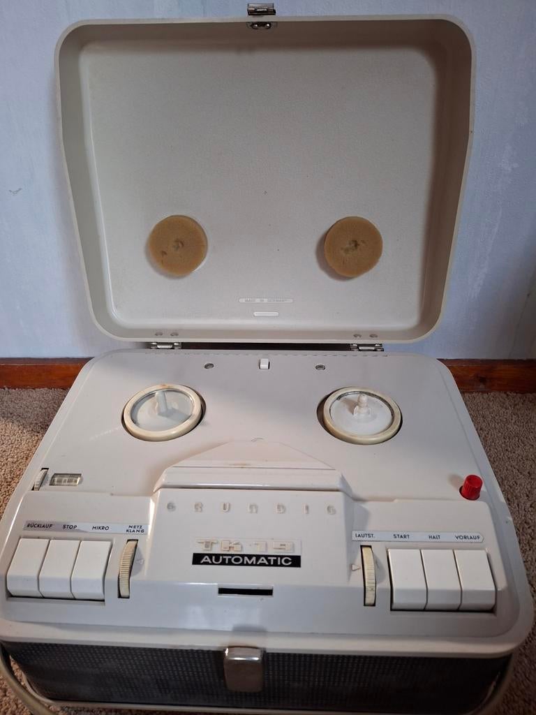 Retro Grundig  bandrecorder, Ophalen, Bandrecorder