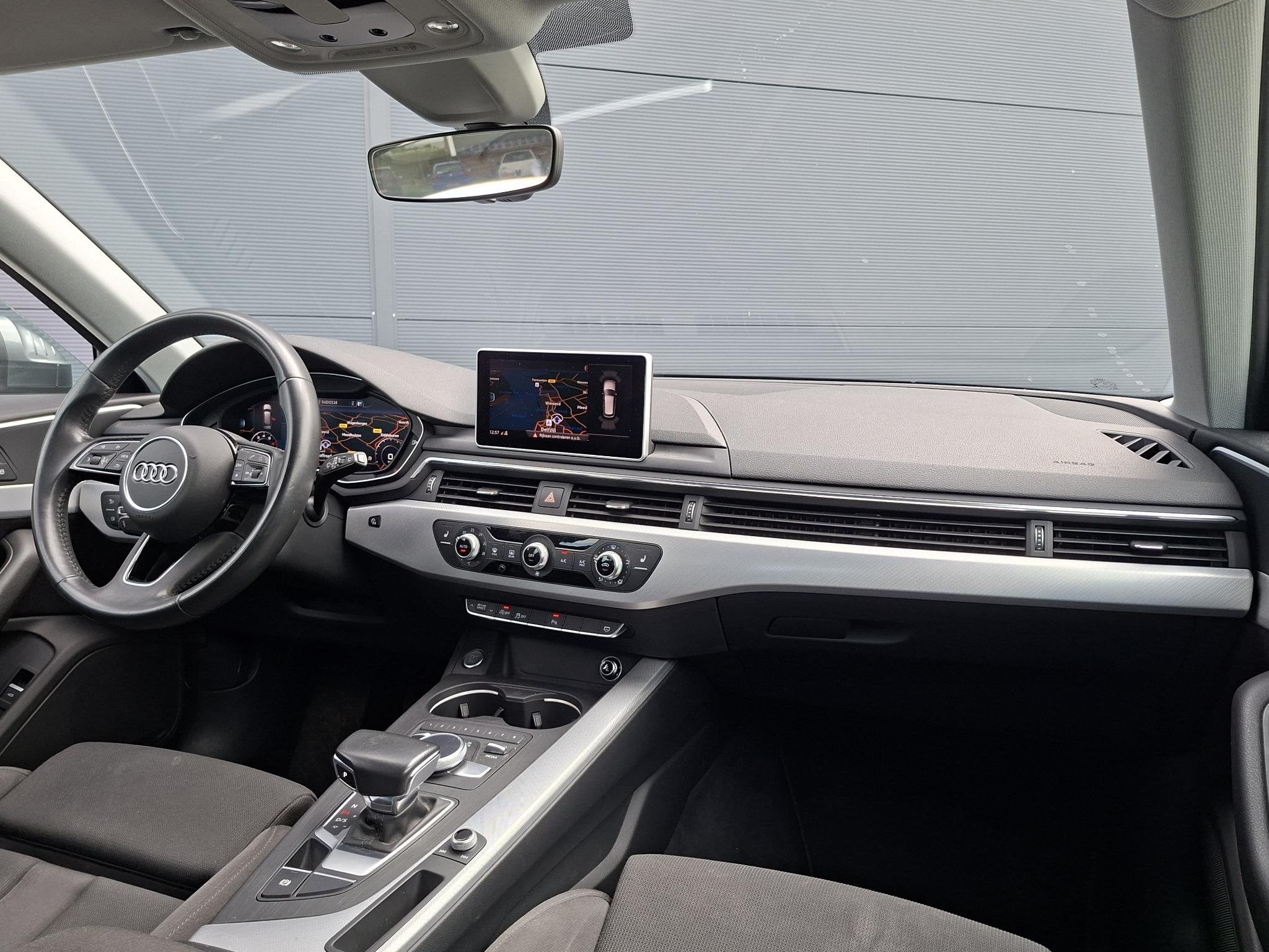 Audi A4 Avant 2.0 TFSI MHEV Design Pro Line | Virtual cockpi, Auto's, Stof, Gebruikt, 1500 kg, 750 kg