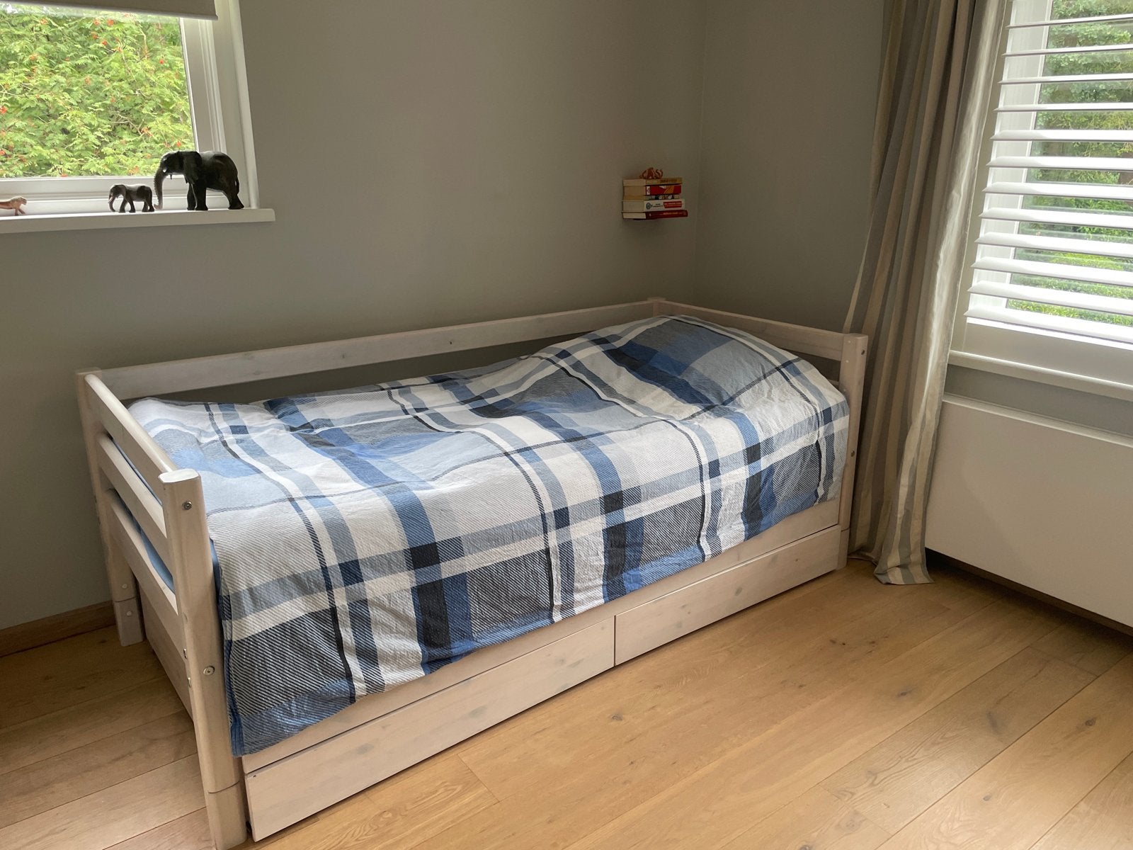 FLEXA Eenpersoonsbed met logeerbed en lades, Ophalen, 85 tot 100 cm, Gebruikt, Lattenbodem