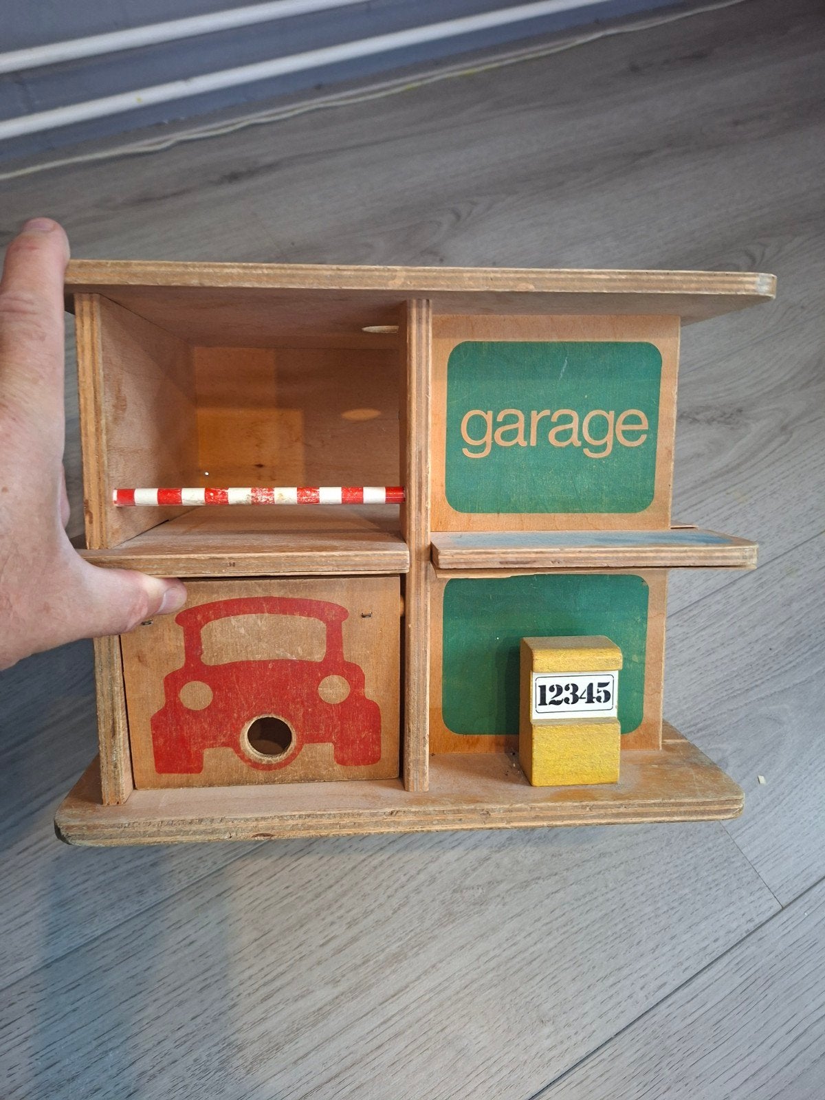 Sio houten speelgoedgarage, Ophalen of Verzenden
