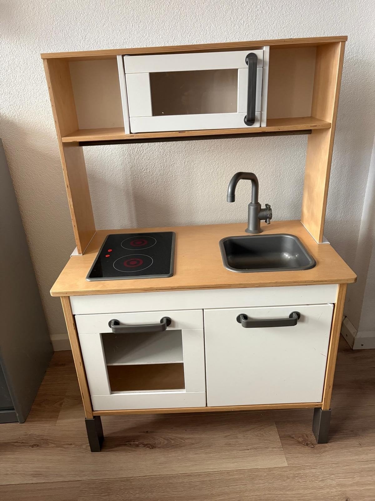 IKEA Speelkeukentje met veel accessoires
