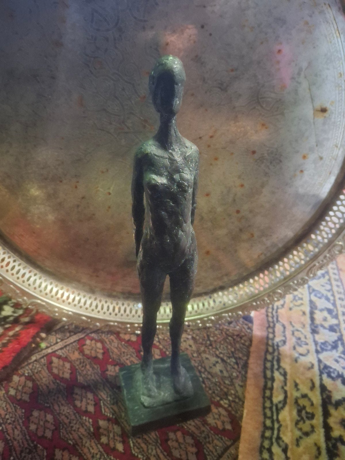 Bronzen beeld 'Naakte Vrouw' op marmeren sokkel, Ophalen of Verzenden, Brons, Op sokkel, Beeld
