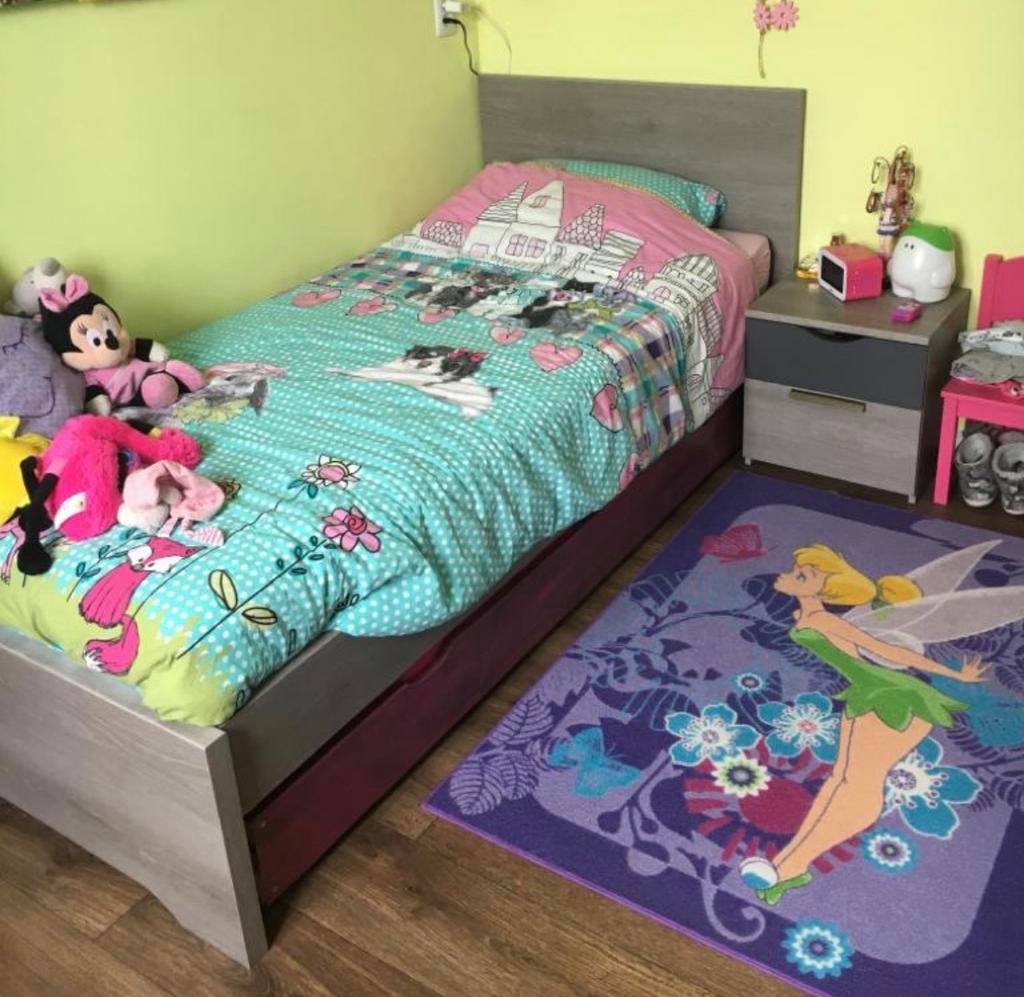 Bed, bedlade, nachtkast en kledingkast, Ophalen, Zo goed als nieuw, Jongetje of Meisje