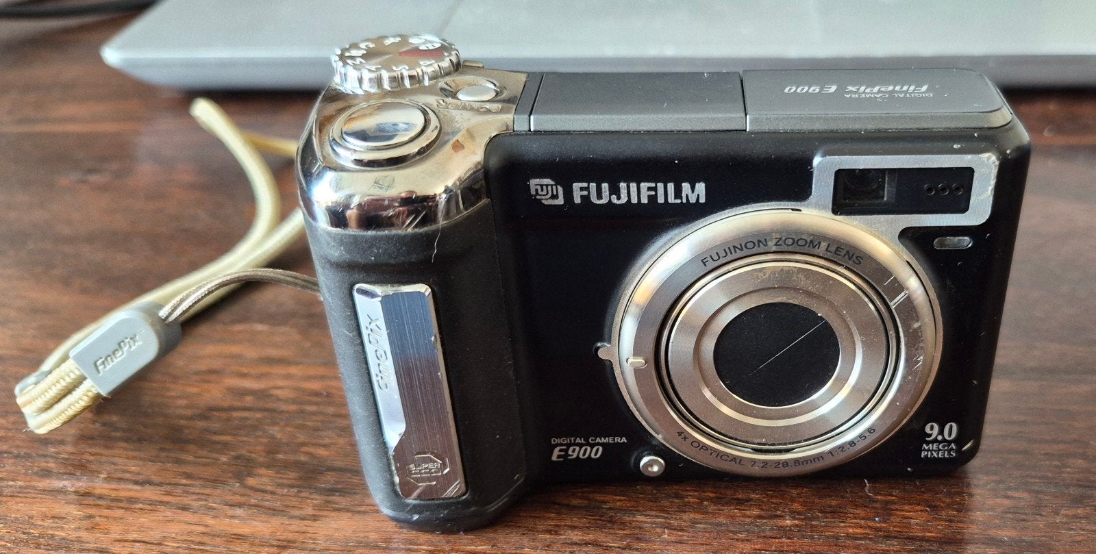 Fujifilm E900 Finepix Digitale Camera 9.0MP met 1GB kaart, Ophalen of Verzenden