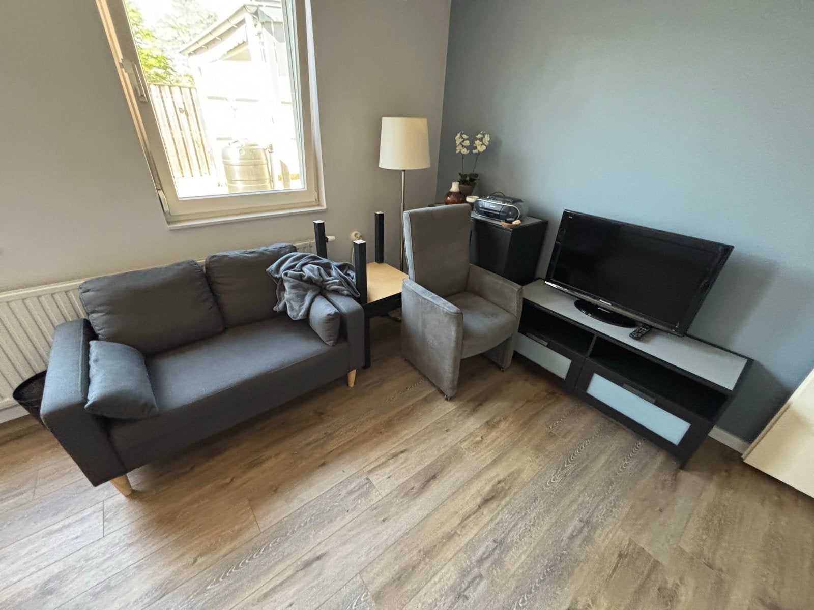 Zo goed als nieuwe bank en fauteuil, Ophalen