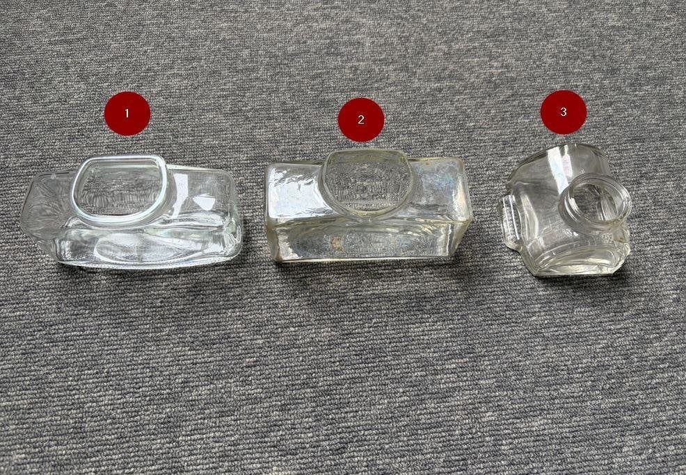 Oude glazen drink/voederbakjes voor vogels., Dieren en Toebehoren, Ophalen of Verzenden, Gebruikt, Eten en Drinken