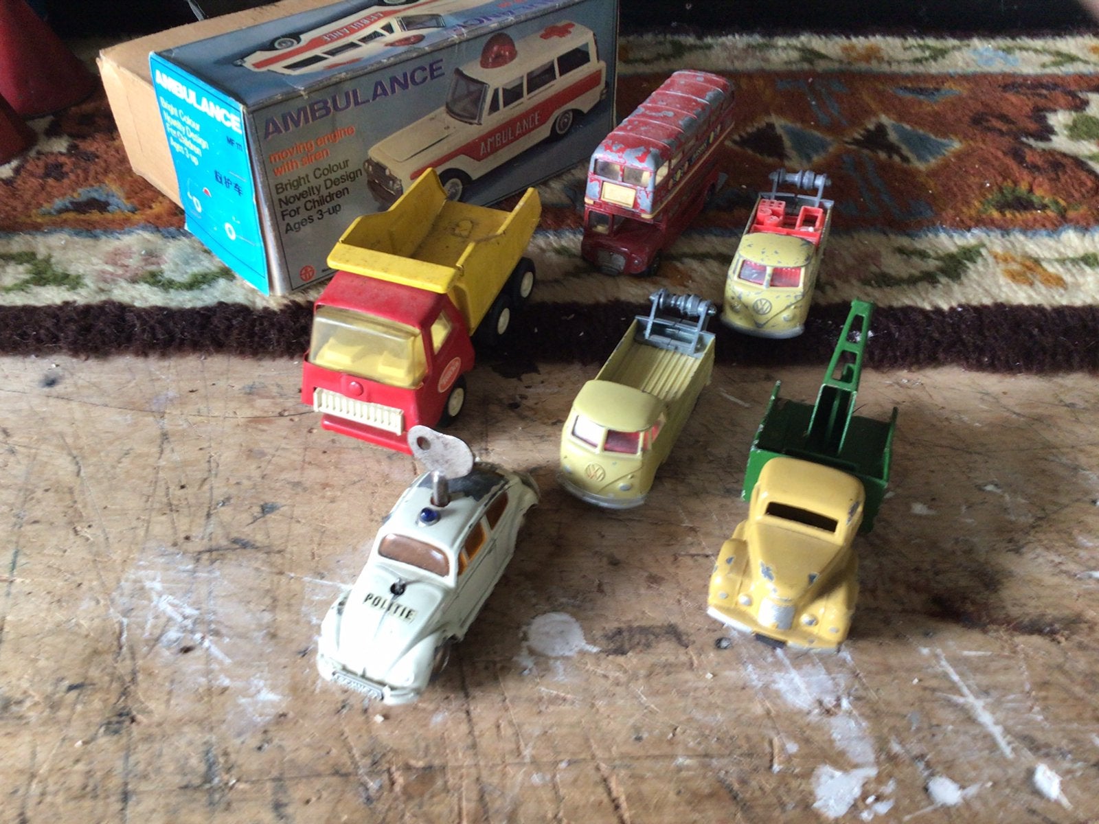 7 oude autos van alles dinky toy succo bieden voor 17.50, Ophalen of Verzenden, Huis en Inrichting