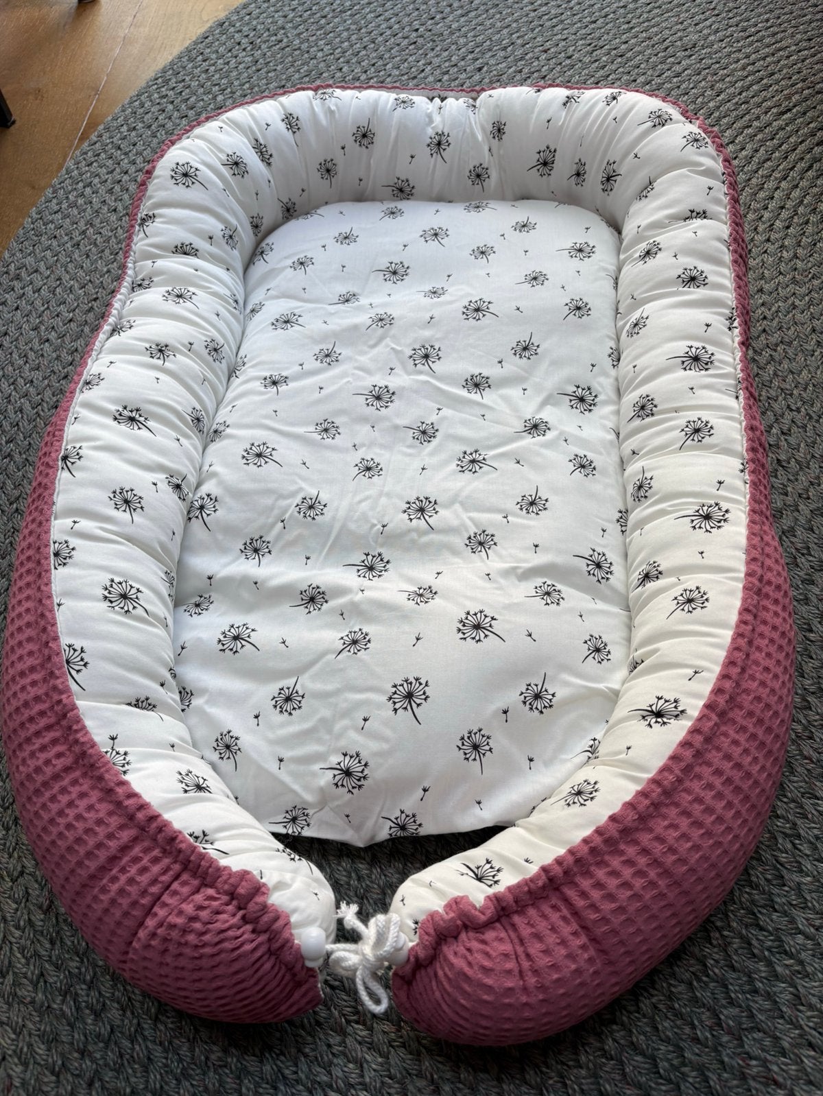 Babynestje roze en zwart/wit, zo goed als nieuw, Ophalen, Zo goed als nieuw