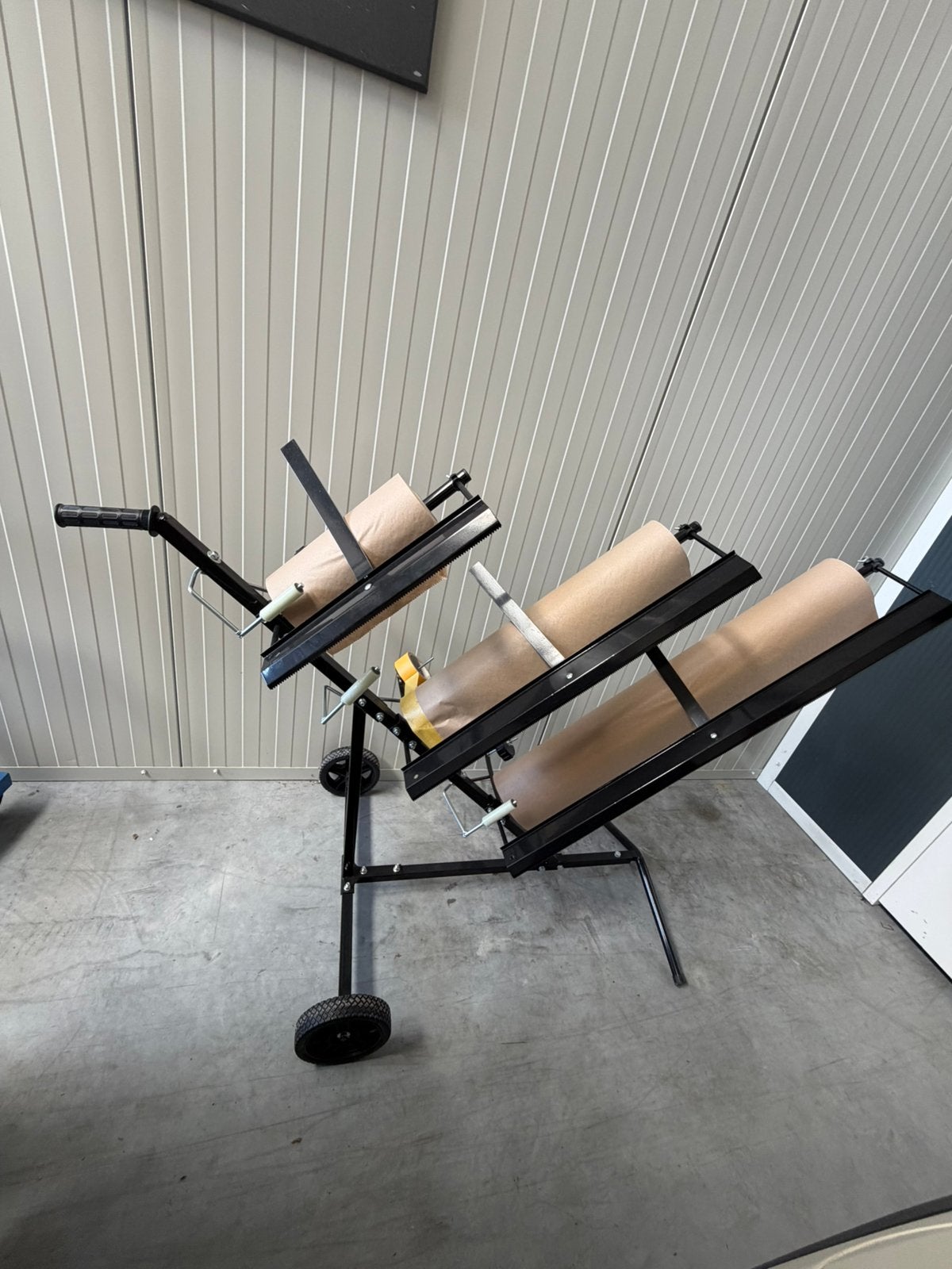 Afplakpapierhouder / Maskeerpapier Dispenser op Wielen, Ophalen, Zo goed als nieuw