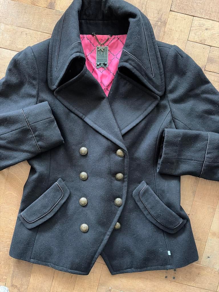 Zwarte jas met dubbele rij knopen Dept XL, Kleding | Dames, Jassen | Zomer, Verzenden, Gedragen, Maat 42/44 (L), Zwart