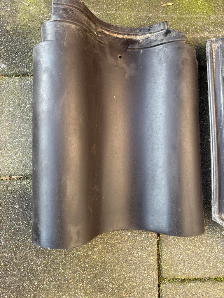 Kantdakpannen lafarge 4 (monier)zwart, Doe-het-zelf en Verbouw, Dakpannen en Dakbedekking, Ophalen, Gebruikt, Steen of Klei, Zwart