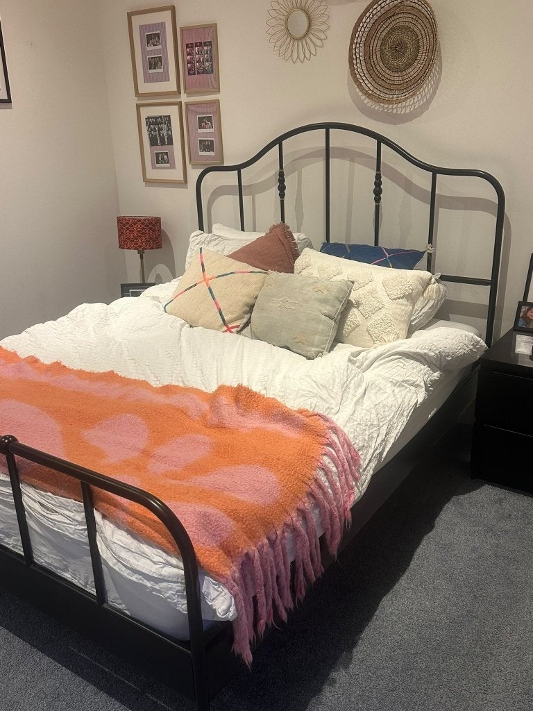 Ikea zwart metalen bed 160x200 inclusief lattenbodem, Ophalen, Tweepersoons, Zo goed als nieuw, 200 cm