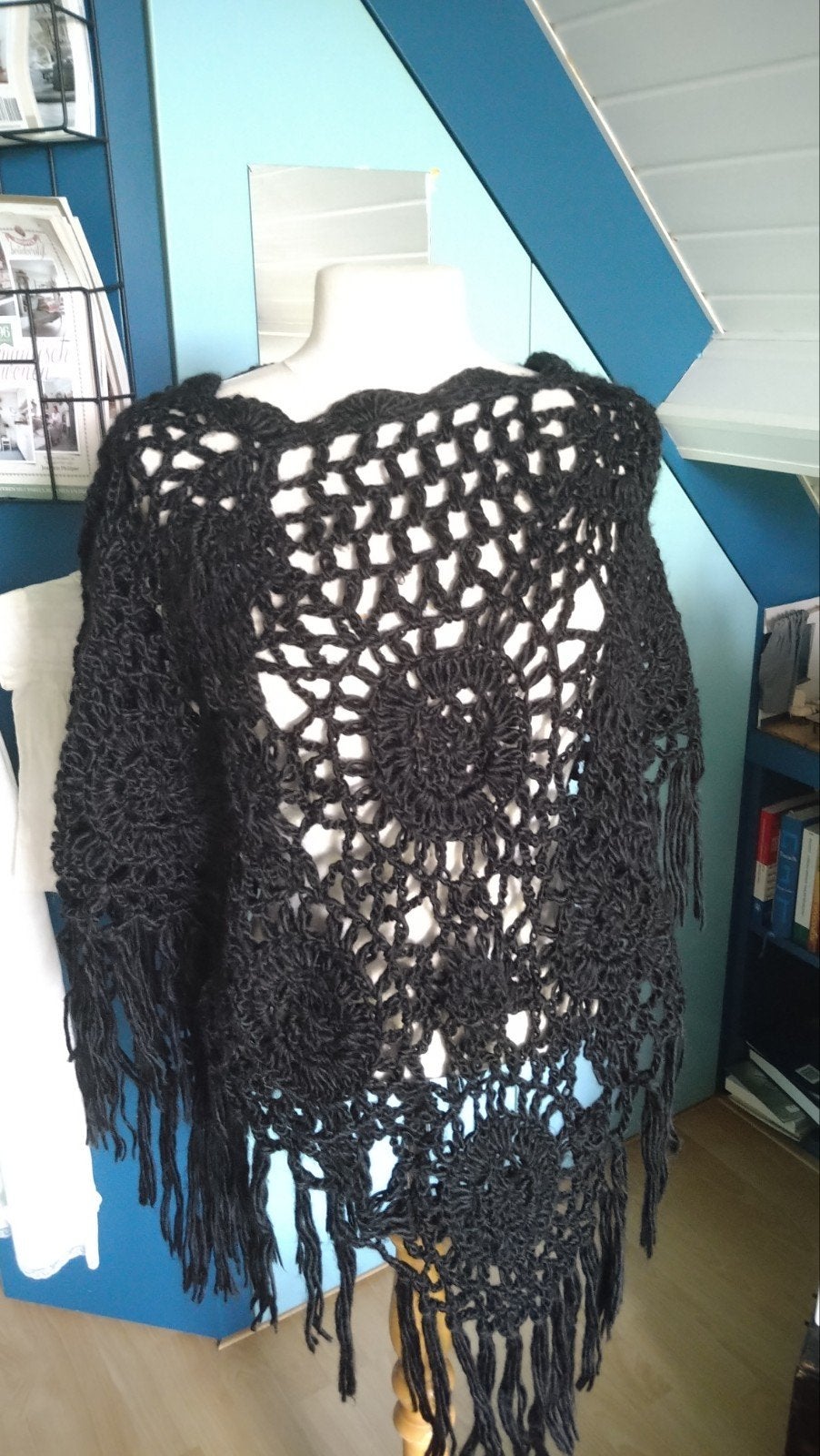 Zwarte gebreide poncho vest voor dames gehaakt vintage retro, Ophalen of Verzenden, Zo goed als nieuw, Zwart