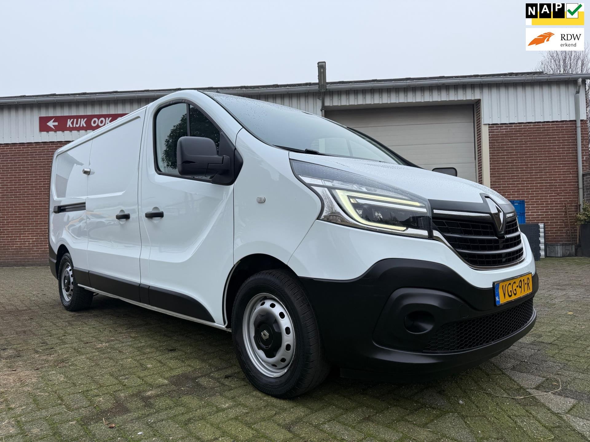 Renault Trafic 2.0 dCi 145PK T29 L2 navi airco cruise automa, Auto's, Gebruikt, Euro 6, Renault, 1650 kg