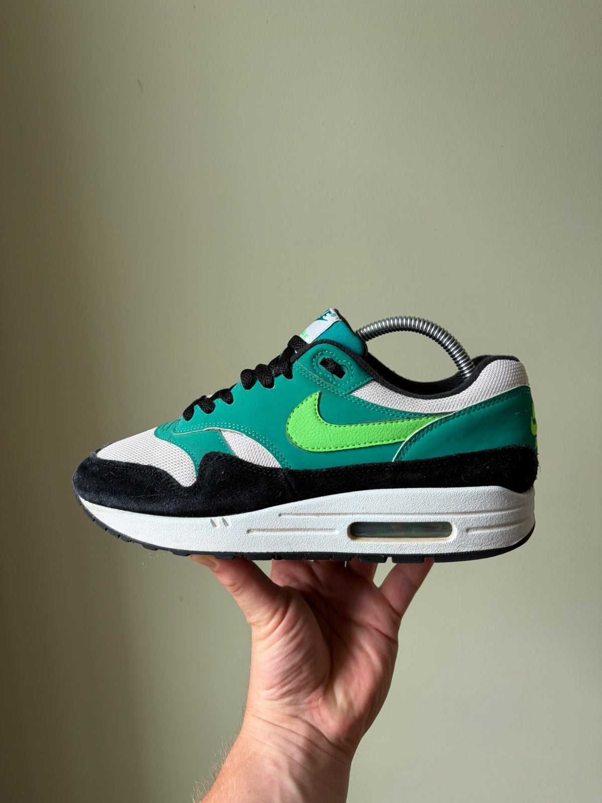 Nike Air Max 1 Neptune / 42, Kleding | Heren, Schoenen, Ophalen of Verzenden, Zo goed als nieuw, Overige kleuren