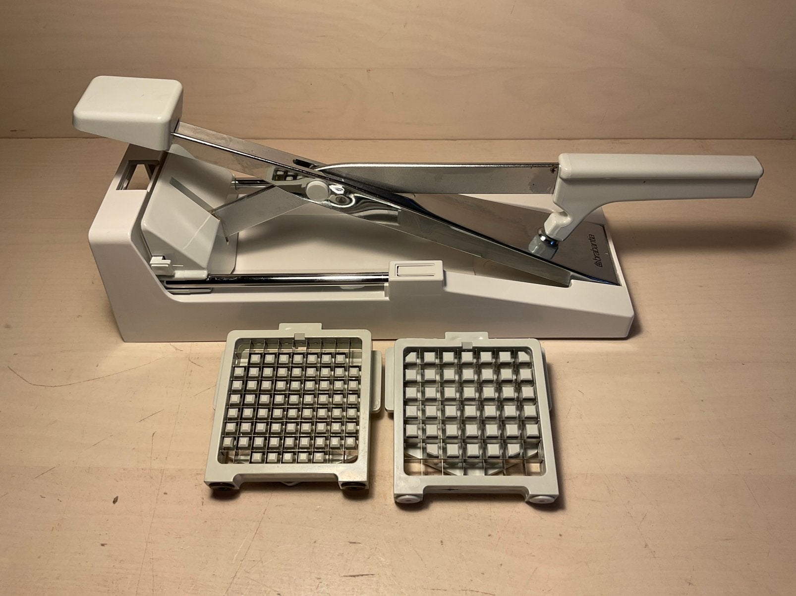 Brabantia frietsnijder met dubbele messen ook voor patat, Huis en Inrichting, Keuken | Keukenbenodigdheden, Ophalen of Verzenden