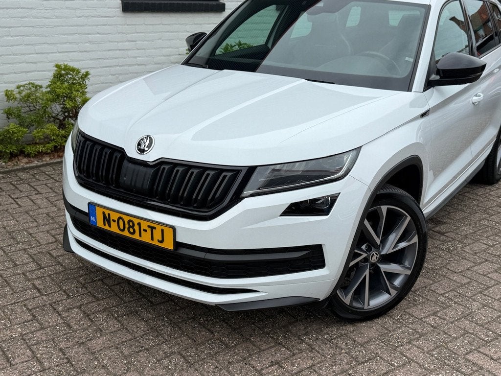Skoda Kodiaq 1.5 TSI Greentech ACT 150pk DSG-7 Sportline Bus, Auto's, Skoda, 4 cilinders, 150 pk, Wit, Bedrijf