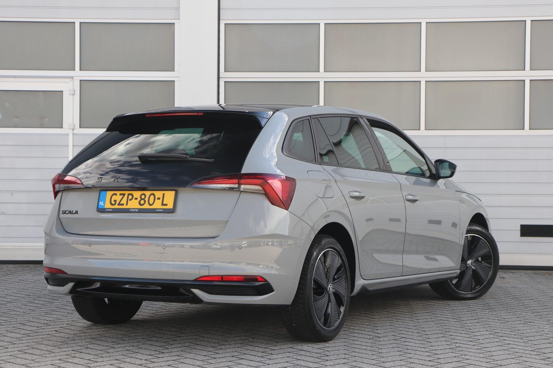 Skoda Scala 1.0 TSI 110pk Monte Carlo | Panoramadak | Smart, Auto's, Voorwielaandrijving, 12 maanden, Gebruikt, Euro 6
