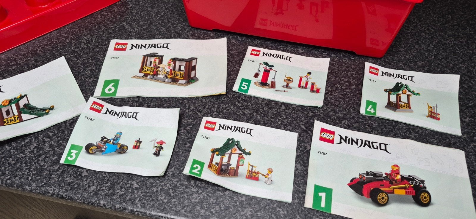 Foto 2 van LEGO Ninjago 7-delige set compleet in opbergdoos
