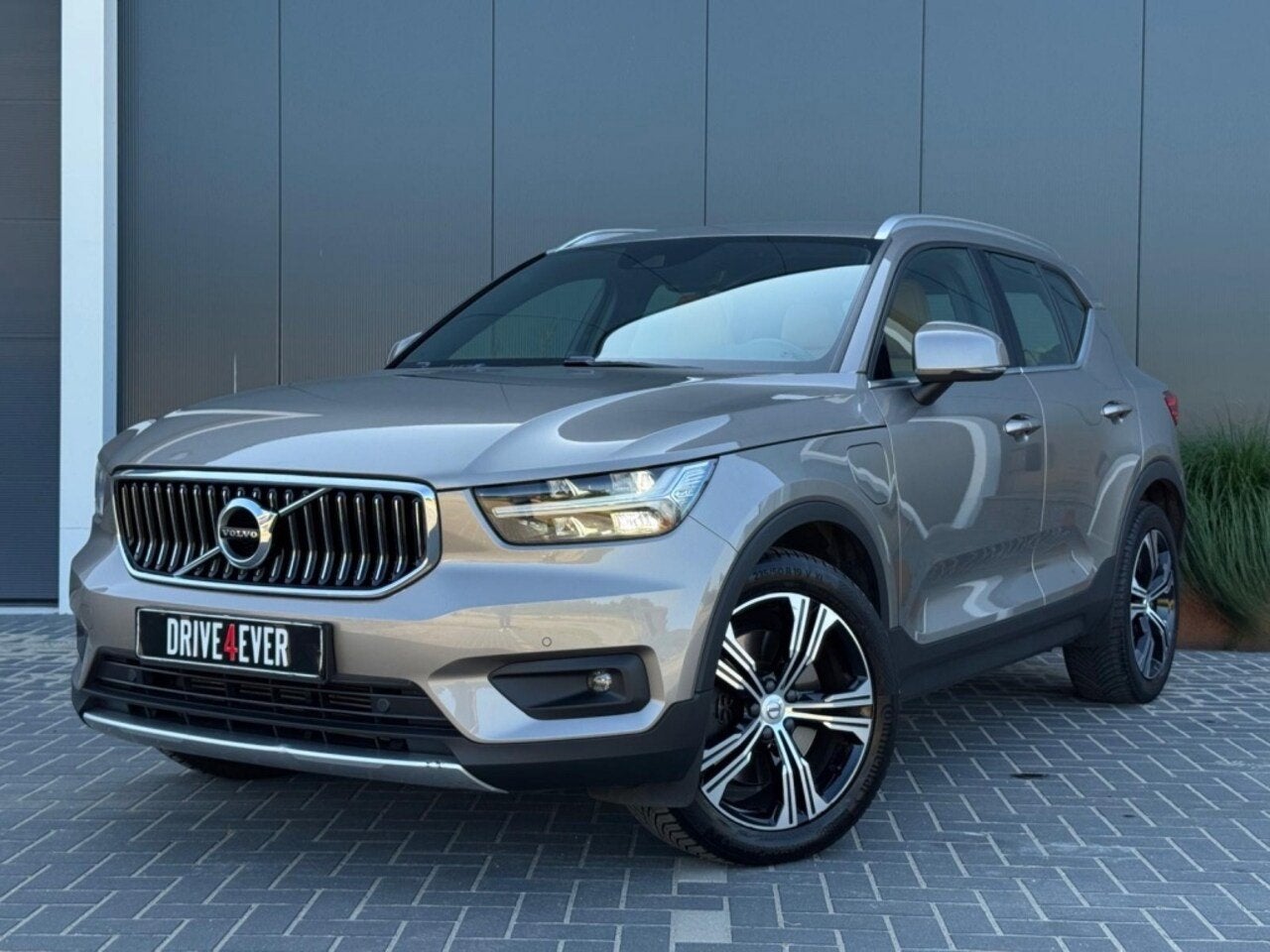 Volvo XC40 T5 Recharge 1.5 PHEV Inscription | Leder | Cruise, Auto's, Volvo, Gebruikt, Met garantie (alle), Automatische klimaatregeling