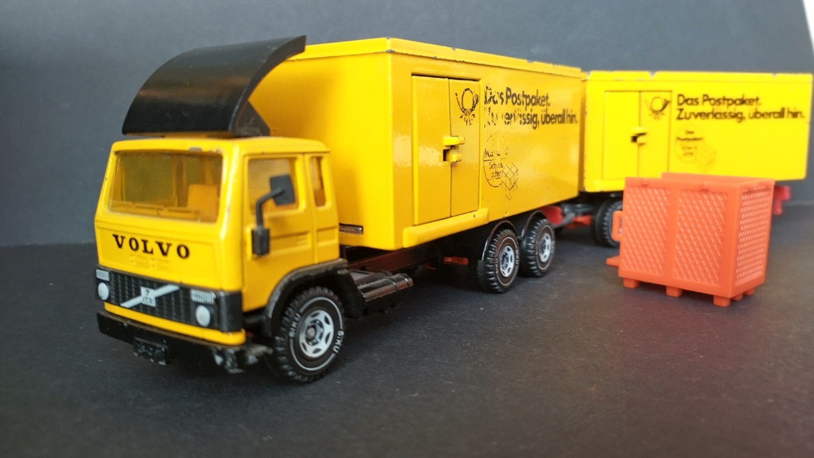 Volvo F7 Deutsche Post 1:55 Siku Pol, SIKU, Verzenden, Zo goed als nieuw, Bus of Vrachtwagen