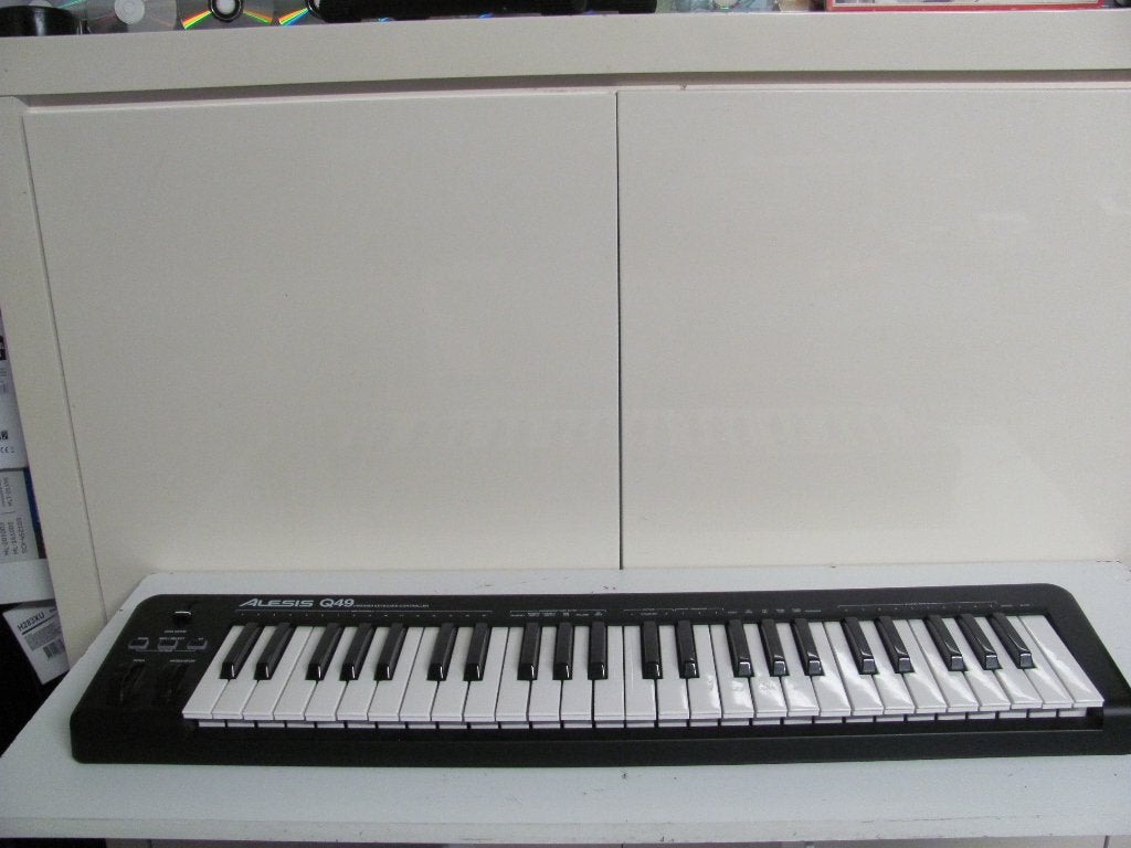 ALESIS Q49 midi-keyboard werkt met praktisch alle software, Muziek en Instrumenten, Midi-apparatuur, Ophalen of Verzenden, Zo goed als nieuw