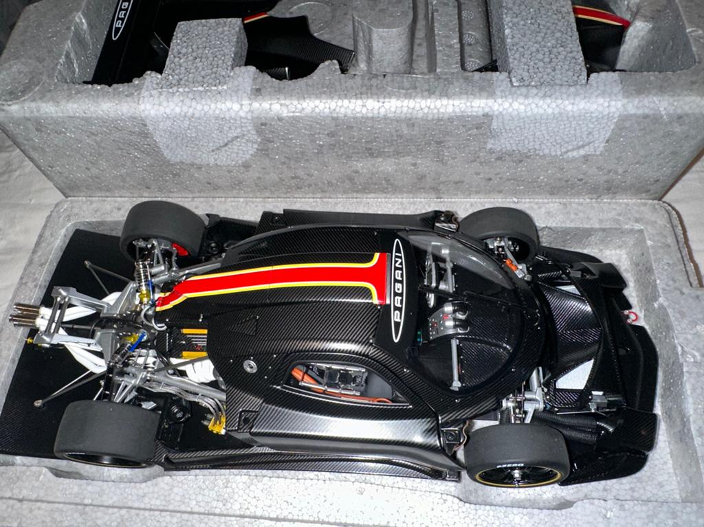 Autoart Pagani Zonda Revolucion (Carbon), Ophalen of Verzenden, Zo goed als nieuw, Autoart