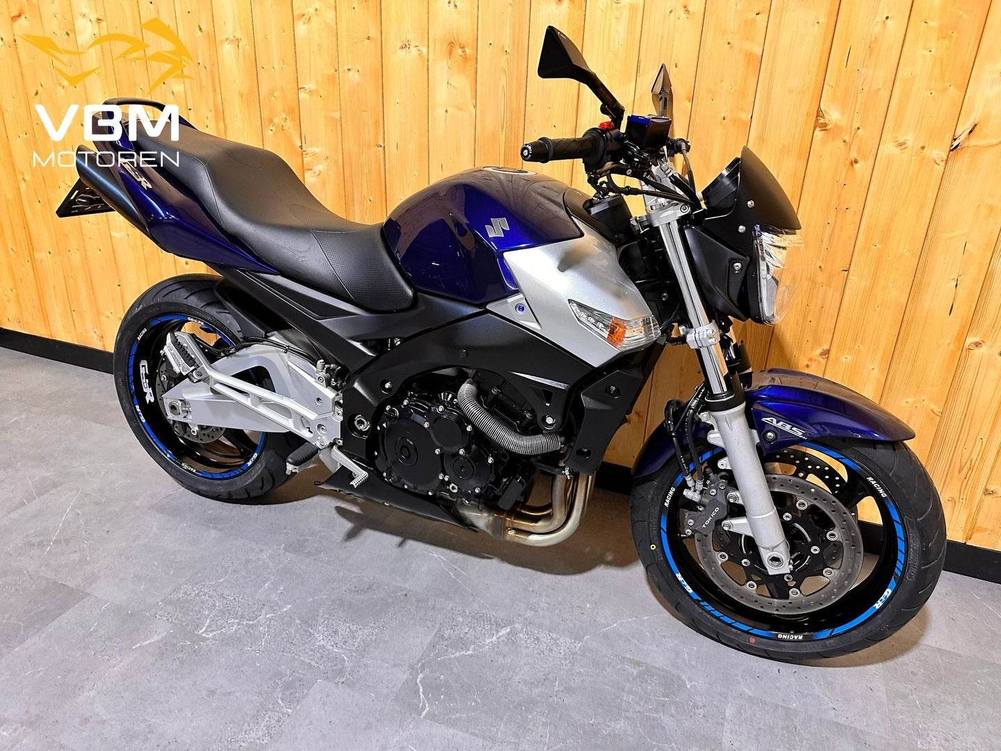 SUZUKI GSR 600 GSR-600 GSR600 Nieuwe set banden!, Motoren, Motoren | Suzuki, SUZUKI, 4 cilinders, Motorrijbewijs A, Bedrijf