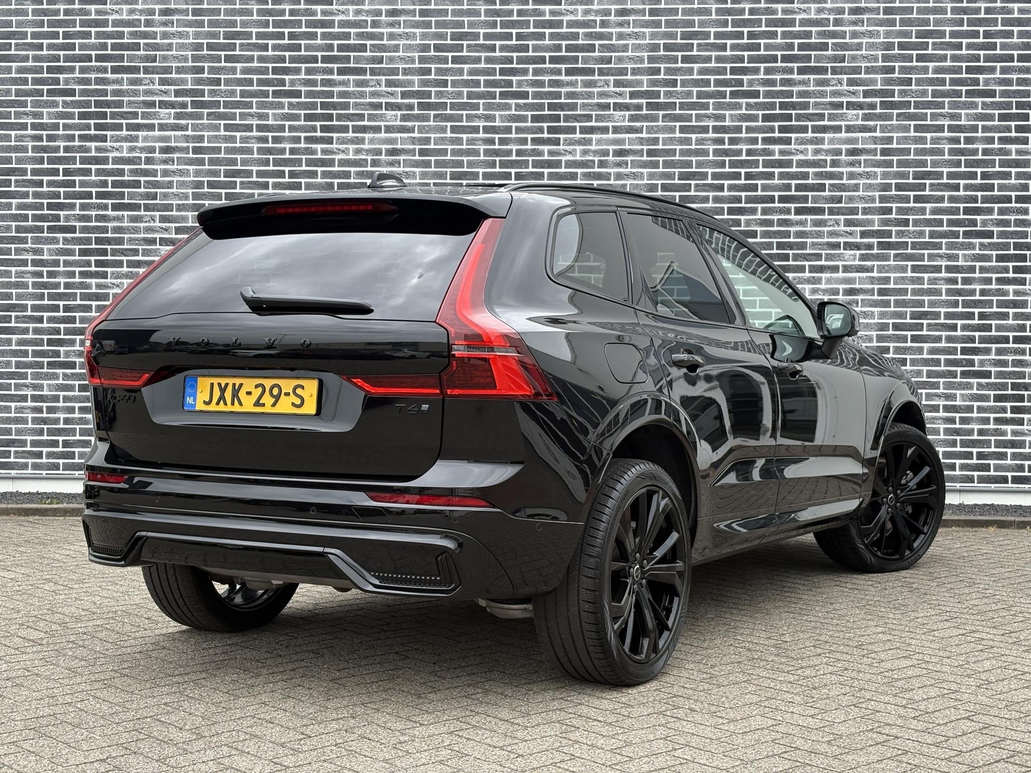 Volvo XC60 2.0 T6 Plug-in hybrid AWD Ultra Black Edition | S, Automaat, Gebruikt, Euro 6, 4 cilinders