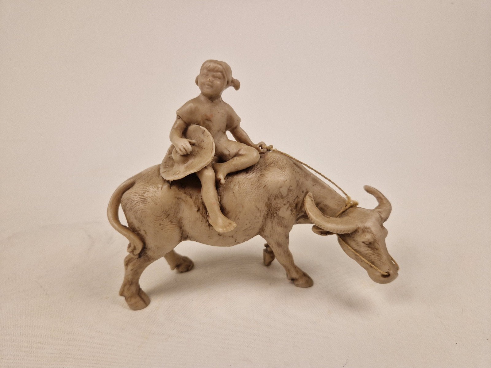 Beeldje kind op buffel - Aziatische stijl, Ophalen of Verzenden